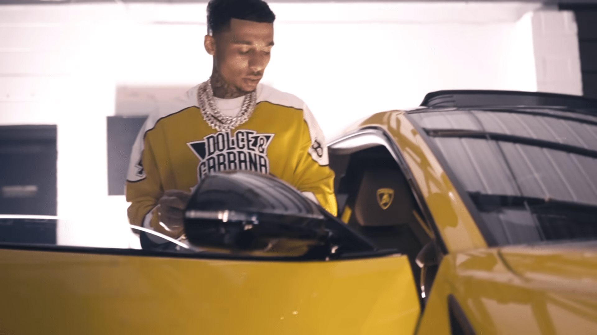 Fredo “Everybody Knows” (Video) Showcases Success and Style